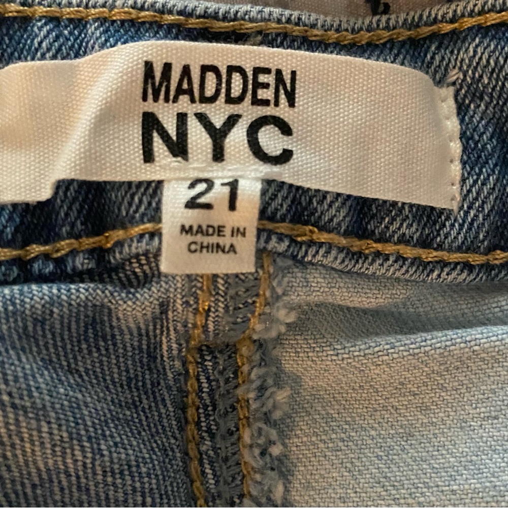 NWT Two Toned Jean Shorts - Picture 3 of 5
